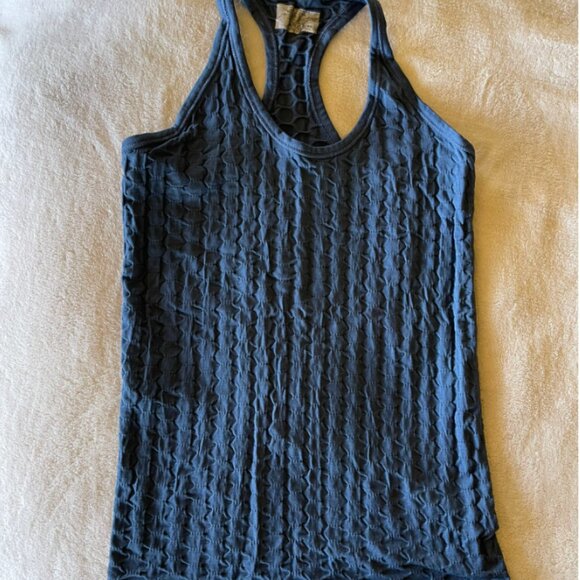 Lululemon tank - Picture 4 of 4